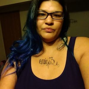 Meet your Posher, Crystal